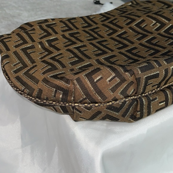 Fendi hobo bag preloved excellent condition gorgeous bag - Picture 12 of 16